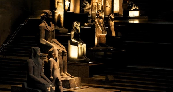 В Египте у пирамиды Хеопса открылся Большой музей, строившийся с 2005 года