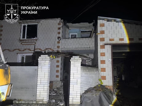 В Сумской области в результате удара БпЛА погиб человек, троих достали из-под завалов