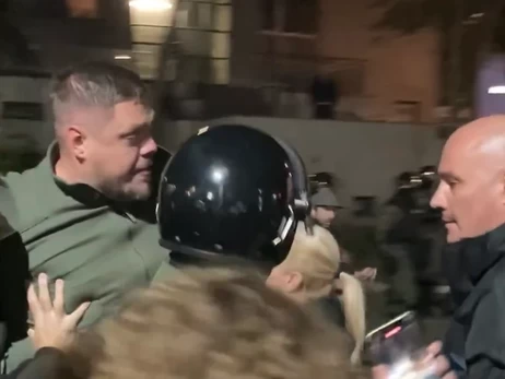 В Белграде прошла новая волна протестов, задержаны 37 человек, в том числе баскетболист