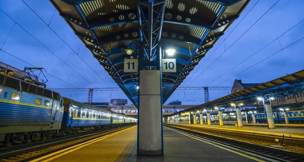 Обстрелы, минирования, изменения маршрутов и пересадки: как сегодня ездят поезда в Украине