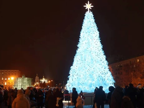 8 ноября начнут готовиться к установке новогодней елки на Софийской площади