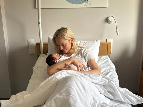 Певица ROXOLANA родила дочь