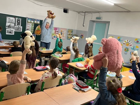 «Це дешевше, ніж ліки»: як м’які іграшки Toy Therapy Room лікують душу дітей і дорослих