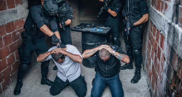 Российские шпионы атакуют Европу: от «консерв» до подростков-хакеров 