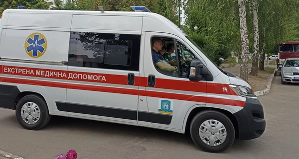 В Сумской области россияне атаковали дронами  автомобиль и трактор - есть погибшие и раненые 