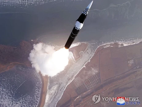 Северная Корея запустила баллистическую ракету в направлении Восточного моря