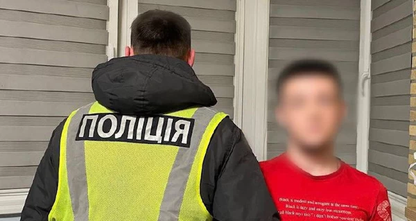 Киевлянину, который выложил видео под русские песни в полицейской форме, грозит штраф в 34 тысячи гривен