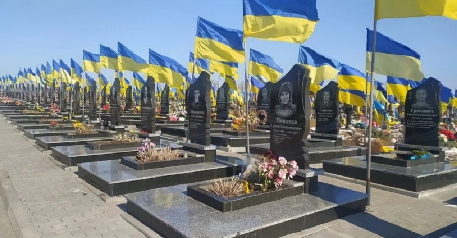 Некрологи военным в стиле юморесок – сеть возмутили стихи поэта с Львовщины