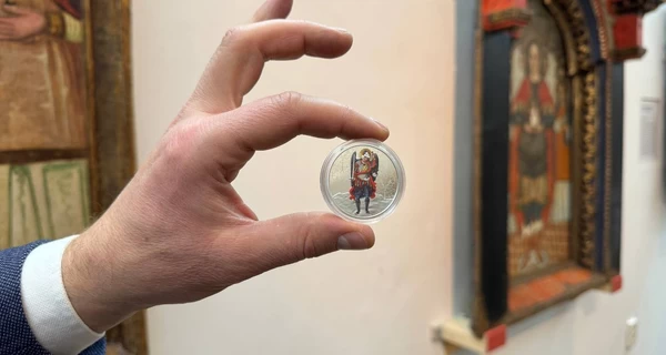 Нацбанк представил серебряную монету 