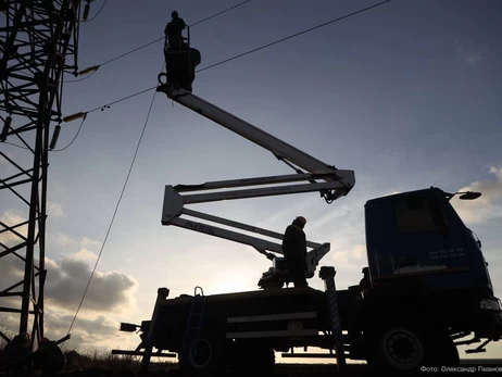 До 16 часов без света: в Укрэнерго предупредили об ужесточении отключений по всей Украине 