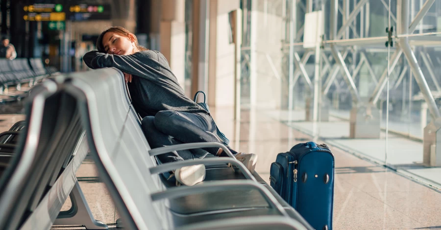 Шатдаун в США: авиакомпании отменили 1000 рейсов, а Байден обвинил Трампа в 