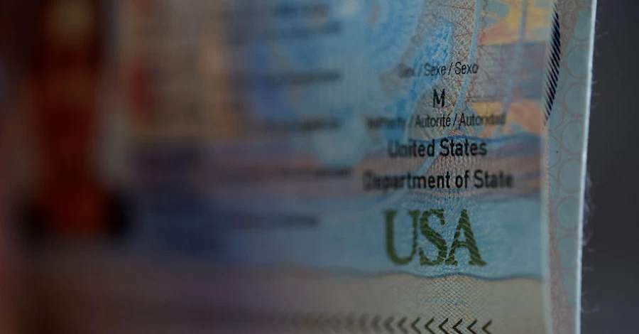 США будут отказывать в визах пенсионерам и людям с хроническими заболеваниями