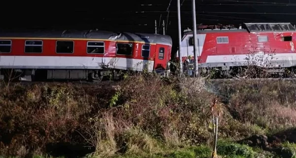 В Словакии столкнулись два поезда, большинство пострадавших - студенты