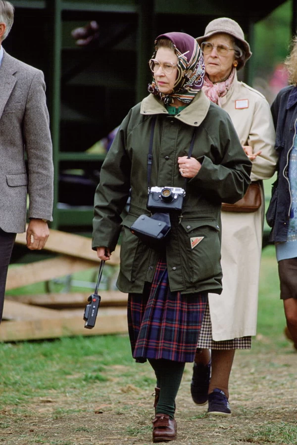 Украинская дизайнер Ксения Шнайдер создала куртки для бренда Barbour - его носила Елизавета II