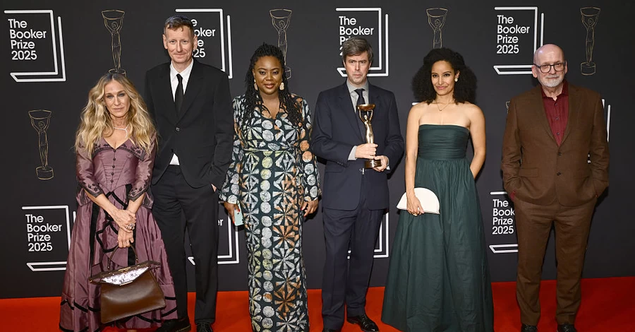 Букеровскую премию-2025 получил британско-венгерский писатель Дэвид Салай