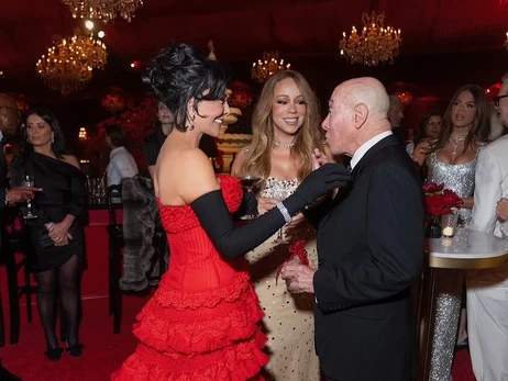 Крис Дженнер показала фото с вечеринки в честь 70-летия - среди гостей Бейонсе, Мэрайя Кэри и Меган Маркл