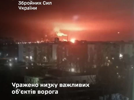 ВСУ поразили Саратовский НПЗ, морской терминал в Феодосии и военный склад в Донецке