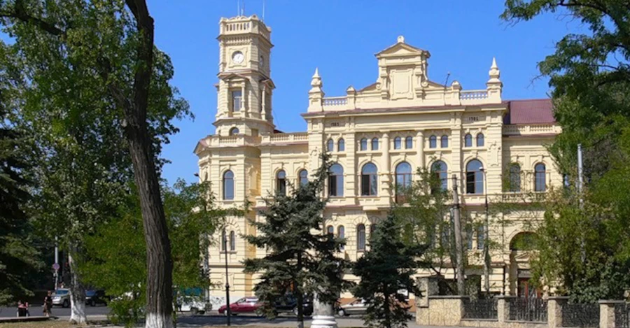 У третю річницю звільнення Херсона ГУР розповіло про тисячу цінностей, викрадених росіянами