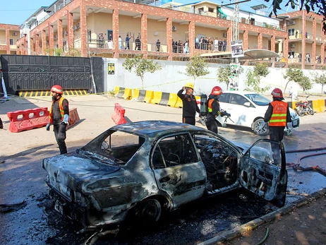 Внаслідок теракту у Пакистані загинули 12 людей - біля будівлі суду вибухнула автівка