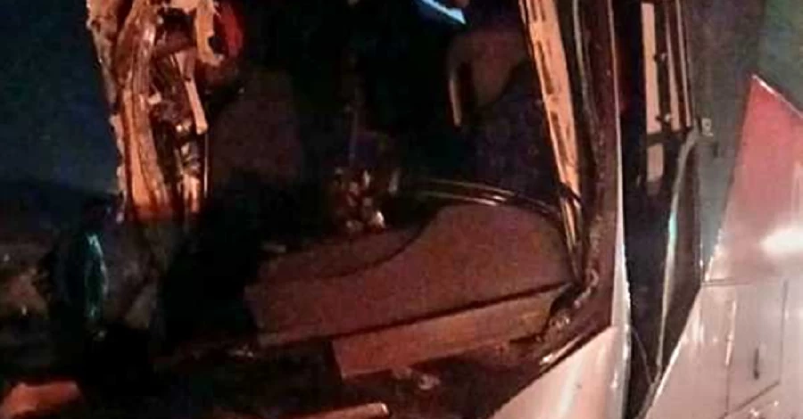 В Египте туристический автобус столкнулся с грузовиком, есть погибшие и много травмированных