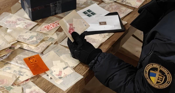 В Украину пытались ввезти более 14 тысяч марок с нацистской символикой