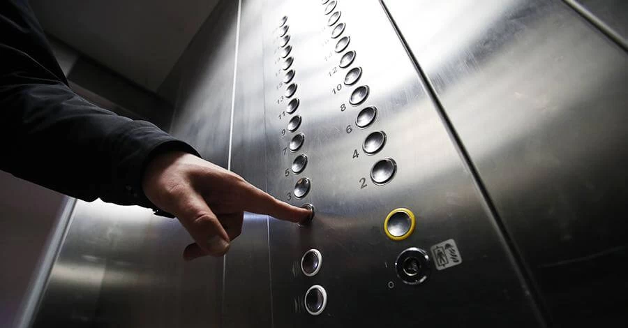 Новая коммунальная реальность: кто не сдал деньги на генератор, на лифте не ездит