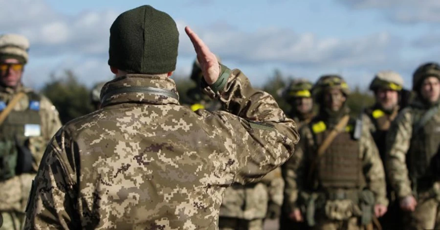 Як звільнитися з війська: поради юристів щодо написання рапорту та перевірки нарахувань