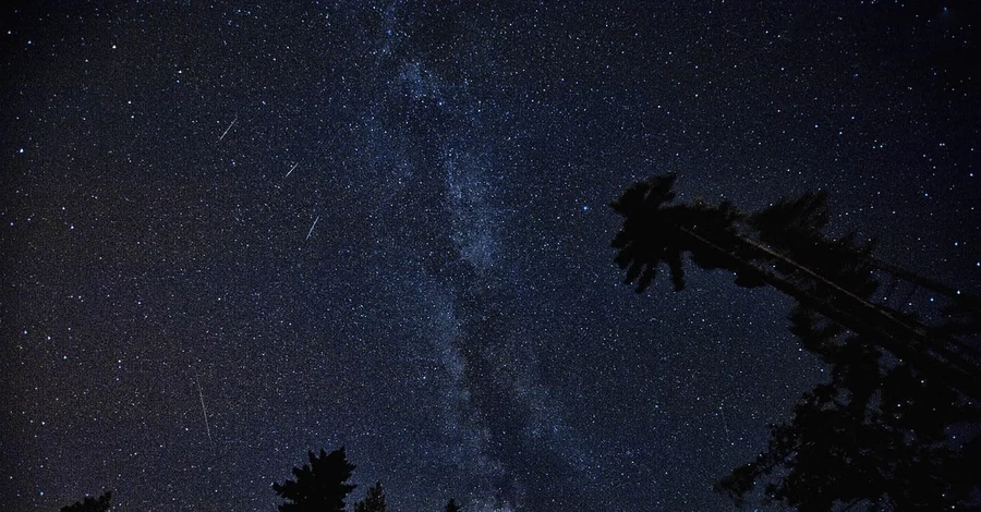 Вночі 17 листопада українці побачать найяскравіший метеорний потік - Леоніди