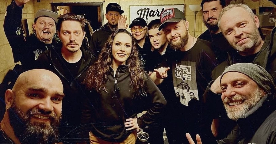 Юлия Санина поскандалила с бывшим менеджером The Hardkiss и пригрозила ему судом