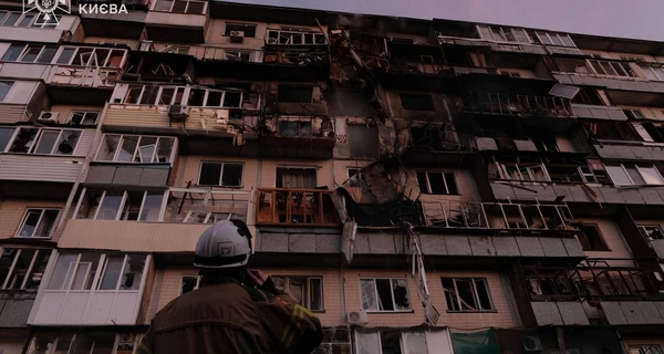 Нардеп показал попадание российского шахеда в здание в Киеве