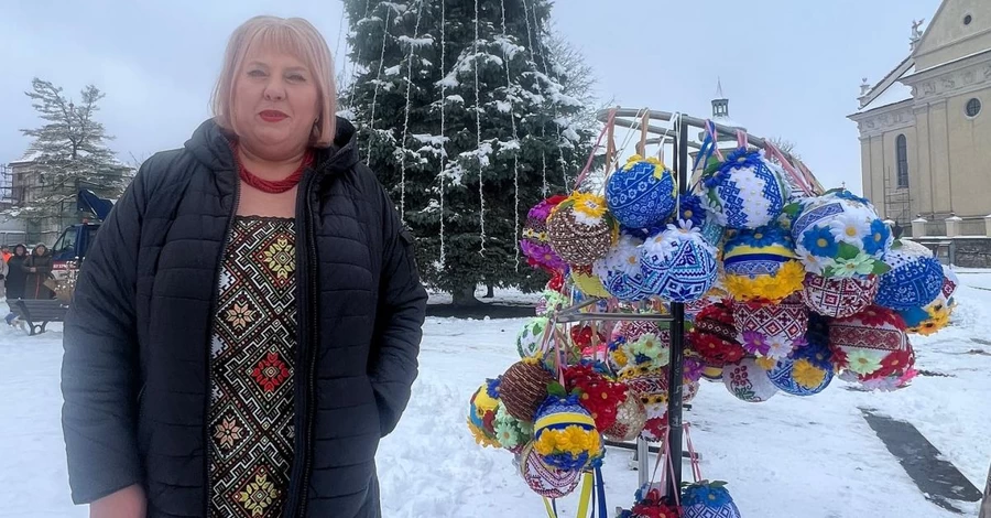 Майстриня зі Львівщини: Хочу прикрасити своїми вишитими кульками головну ялинку країни