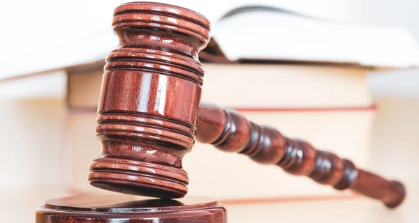 Художника из Сум осудили на 10 лет за развращение детей во время 