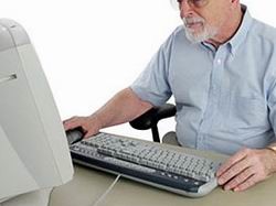 Пенсионерам полезно сидеть в интернете 