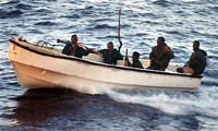 Сомалийские пираты снова захватили корабль с людьми 