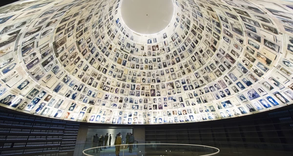 У Німеччині продадуть з молотка особисті речі жертв Голокосту