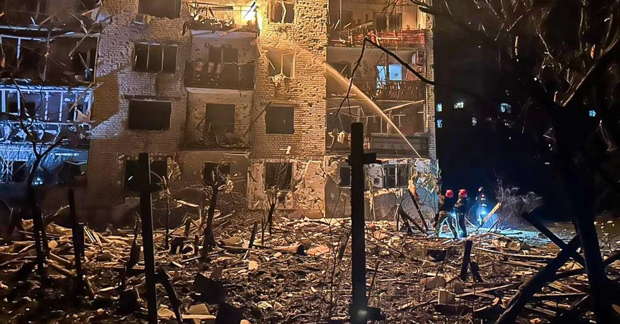 Росіяни вдарили ракетами по центру Балаклії, три людини загинули, серед поранених діти 