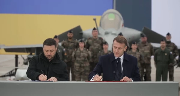 Зеленський у Франції підписав угоду про посилення бойової авіації та ППО