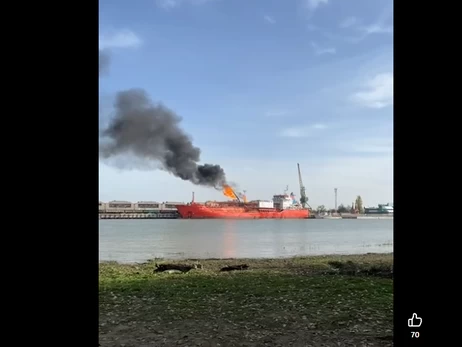 В Одесской области из-за российской атаки горит турецкое судно с газом, в Румынии объявили эвакуацию