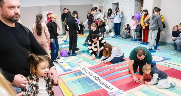 У Львові передчасно народжені діти зібрали найбільший пазл країни та встановили рекорд