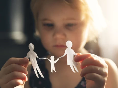 Ребенок по наследству: депутаты предлагают родителям назначать опекунов, эксперты говорят о рисках