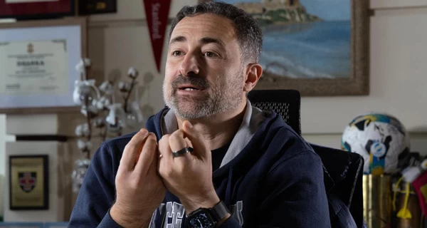 CEO Укрпошти, у якого не має житла та автівки, розповів, куди витрачає 600 тисяч зарплати