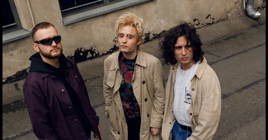 В Днепре из-за атаки РФ пострадал поезд с группой Ziferblat 