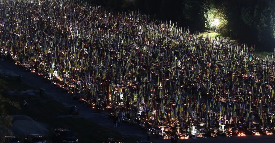 У Львові на Марсовому полі майже не залишилось місць для поховань військових