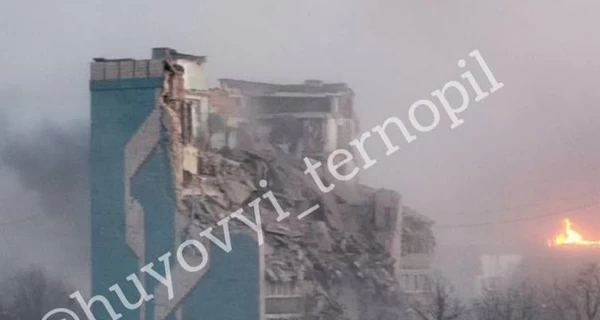 После российской атаки в Тернополе разрушена многоэтажка, во Львове – сильный пожар