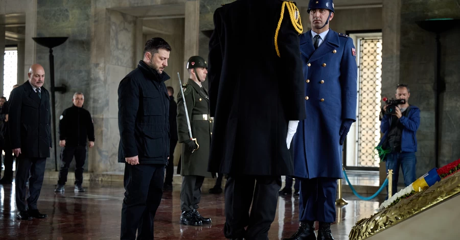 Зеленський у столиці Туреччини Анкарі відвідав мавзолей Ататюрка