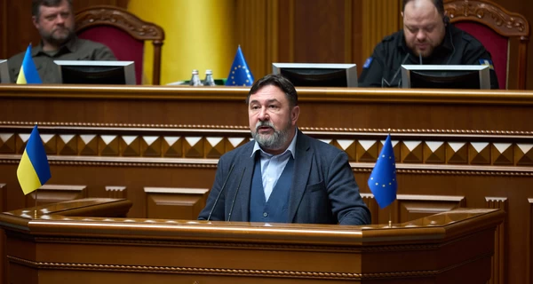 Частина “Слуг народу” закликала сформувати новий уряд та очистити оточення президента