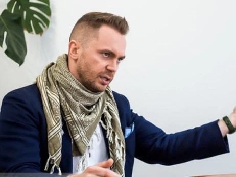 ВСК пыталась принудительно доставить в Верховную Раду руководителя фундации DEJURE Михаила Жернакова, который игнорирует все вызовы