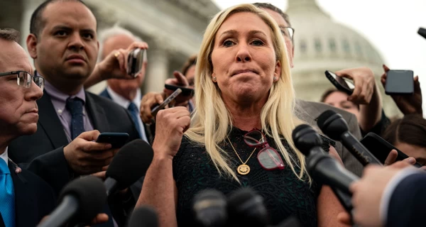 Тейлор Грін, яка блокувала допомогу Україні, йде з Конгресу після сварки з Трампом