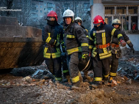 В Тернополе из-под завалов достали тело еще одной погибшей