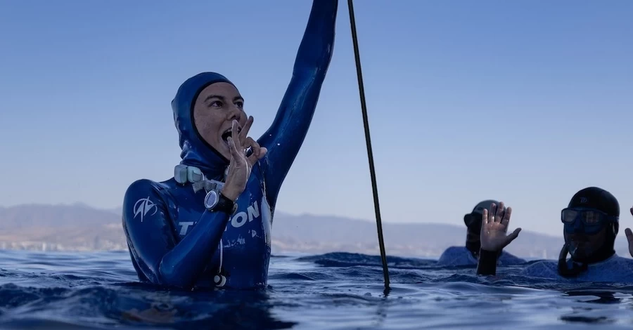 Украинка Садурская установила новый мировой рекорд в погружении без ласт и дополнительного снаряжения